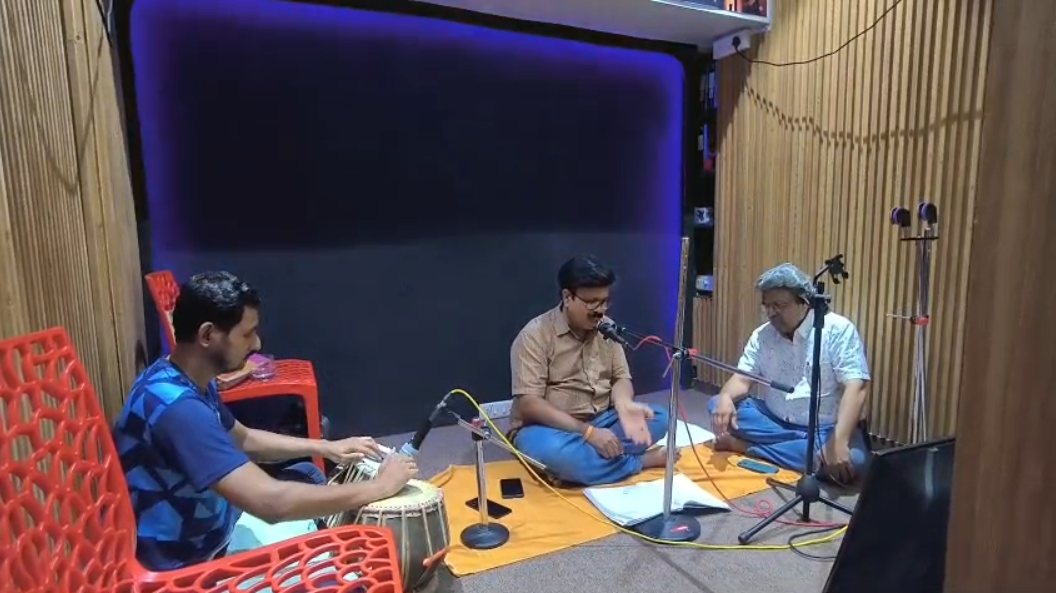 Live session inside The Golden Mic Studio
